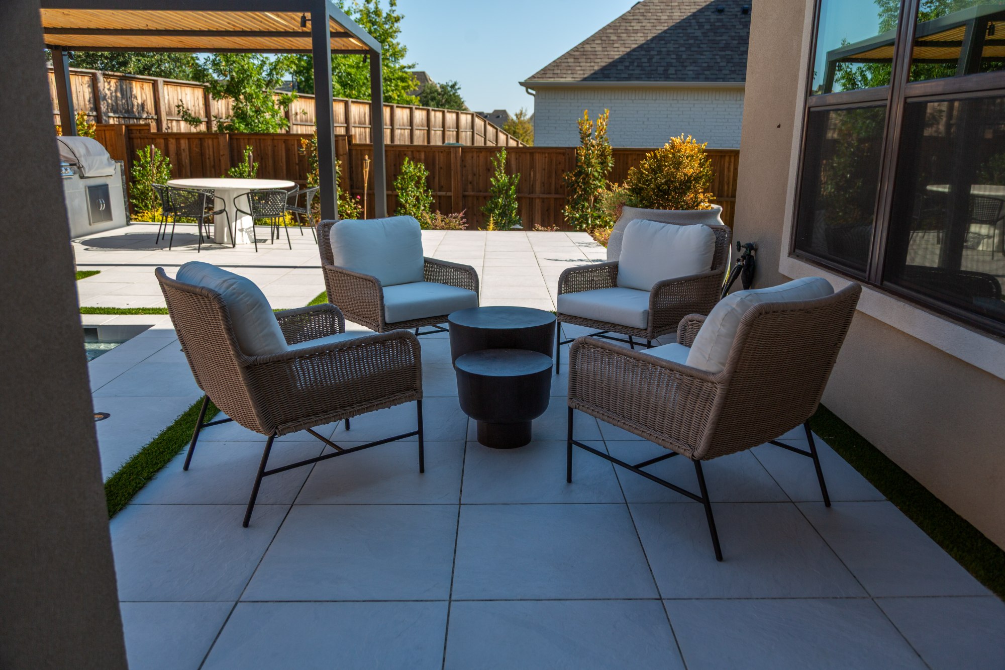 Modern Dark Marble Pool with Spa, Pergola & Outdoor Kitchen — Prosper, TX — photo 16