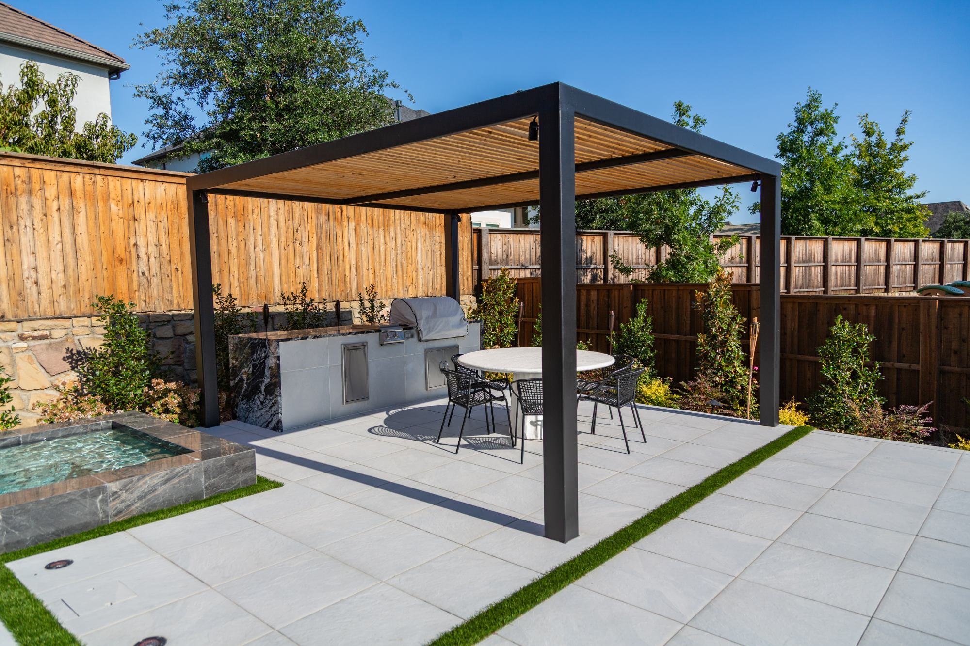 Modern Dark Marble Pool with Spa, Pergola & Outdoor Kitchen — Prosper, TX — photo 8