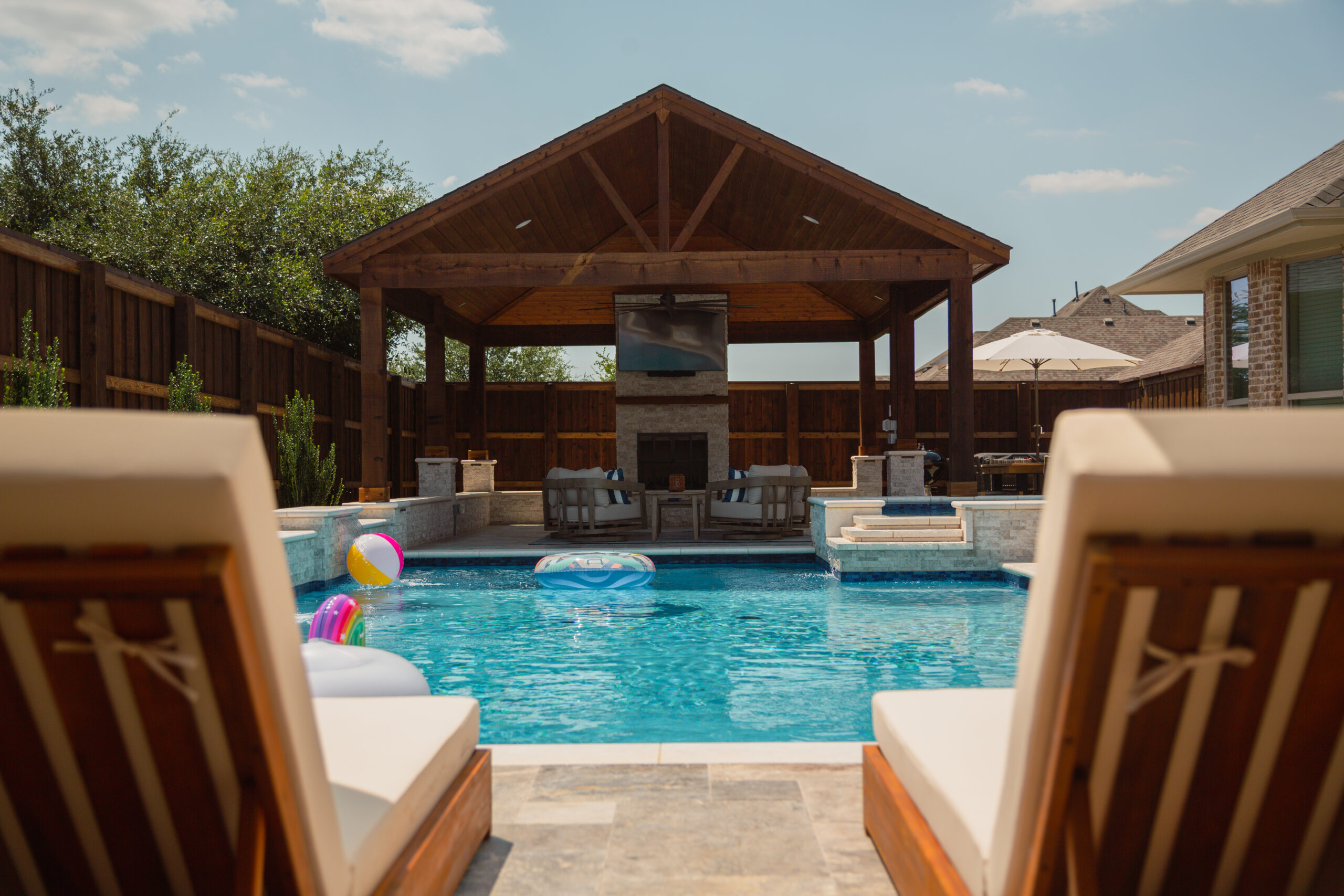 Modern Pool (25)