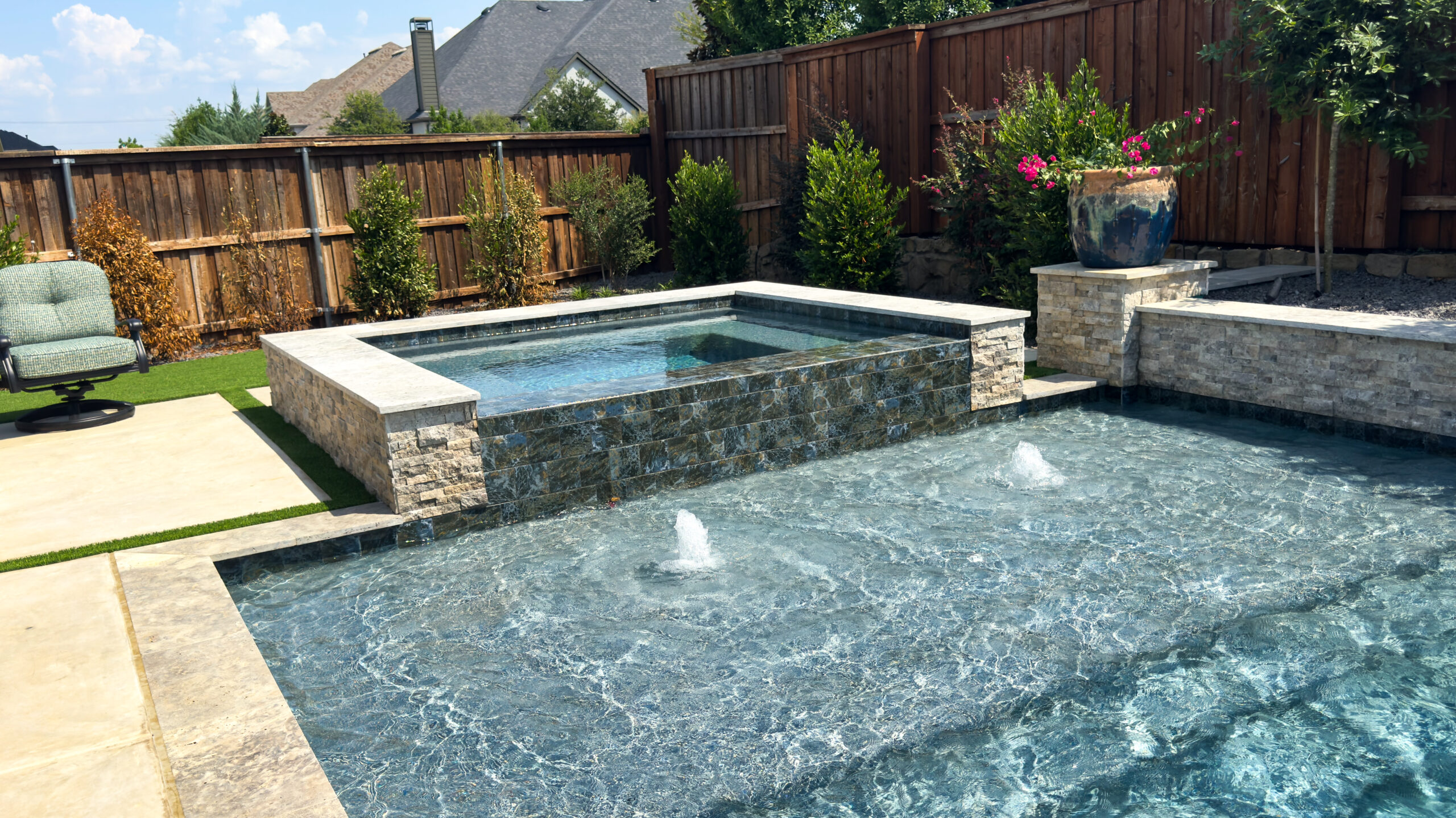 Freeform pool and spa (12)