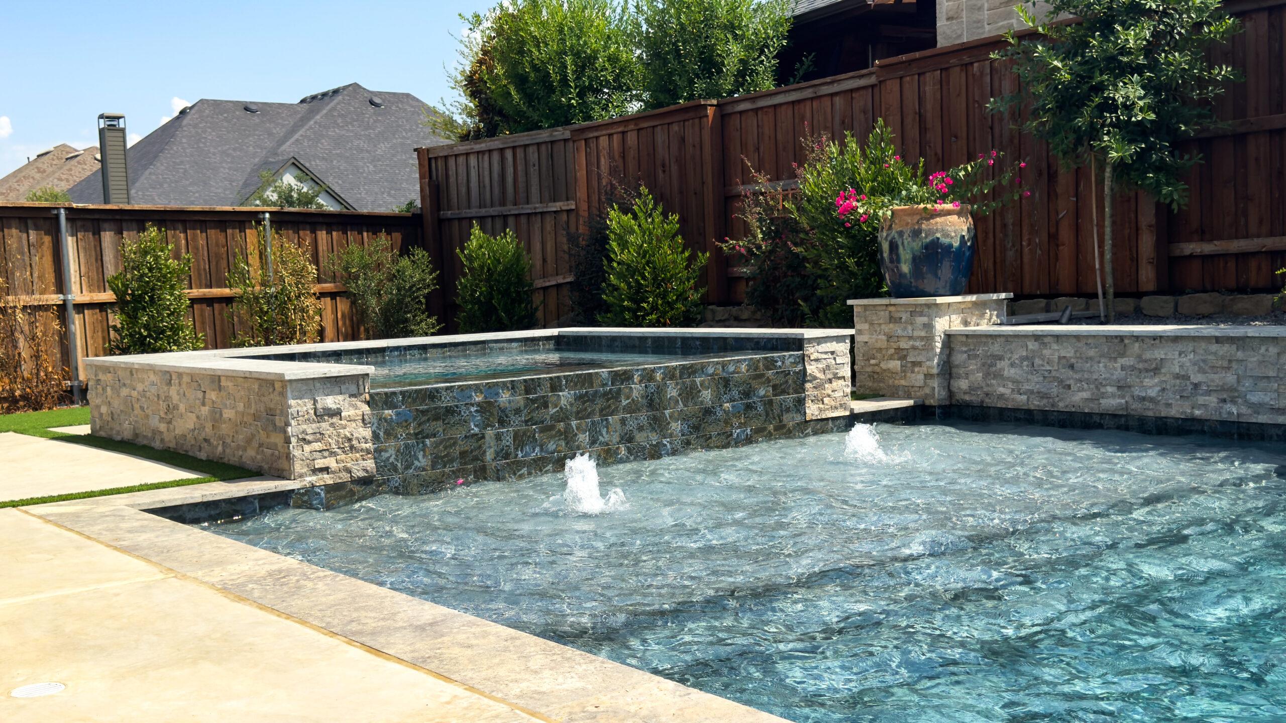 Freeform pool and spa (6)