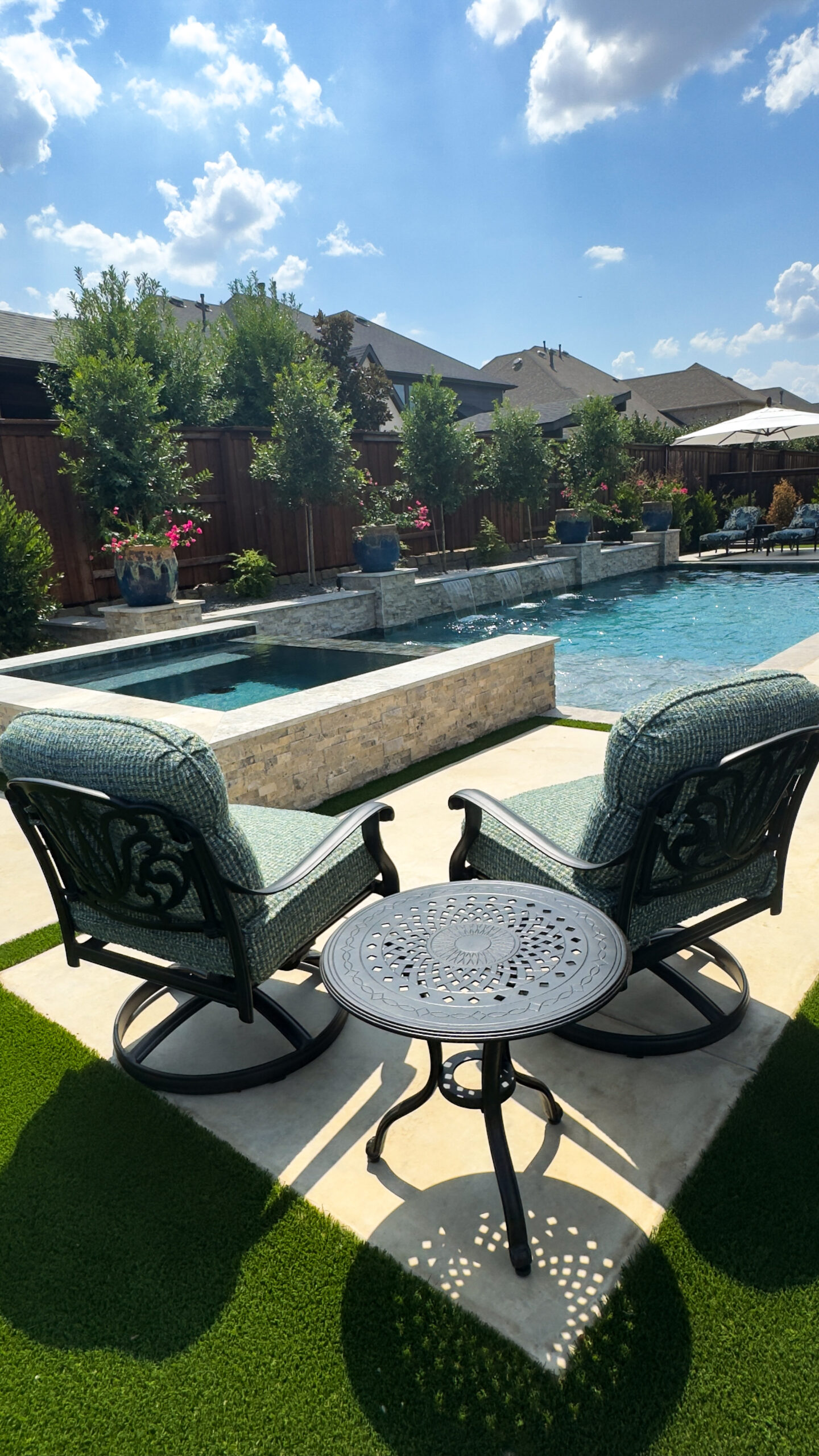 Freeform pool and spa (9)